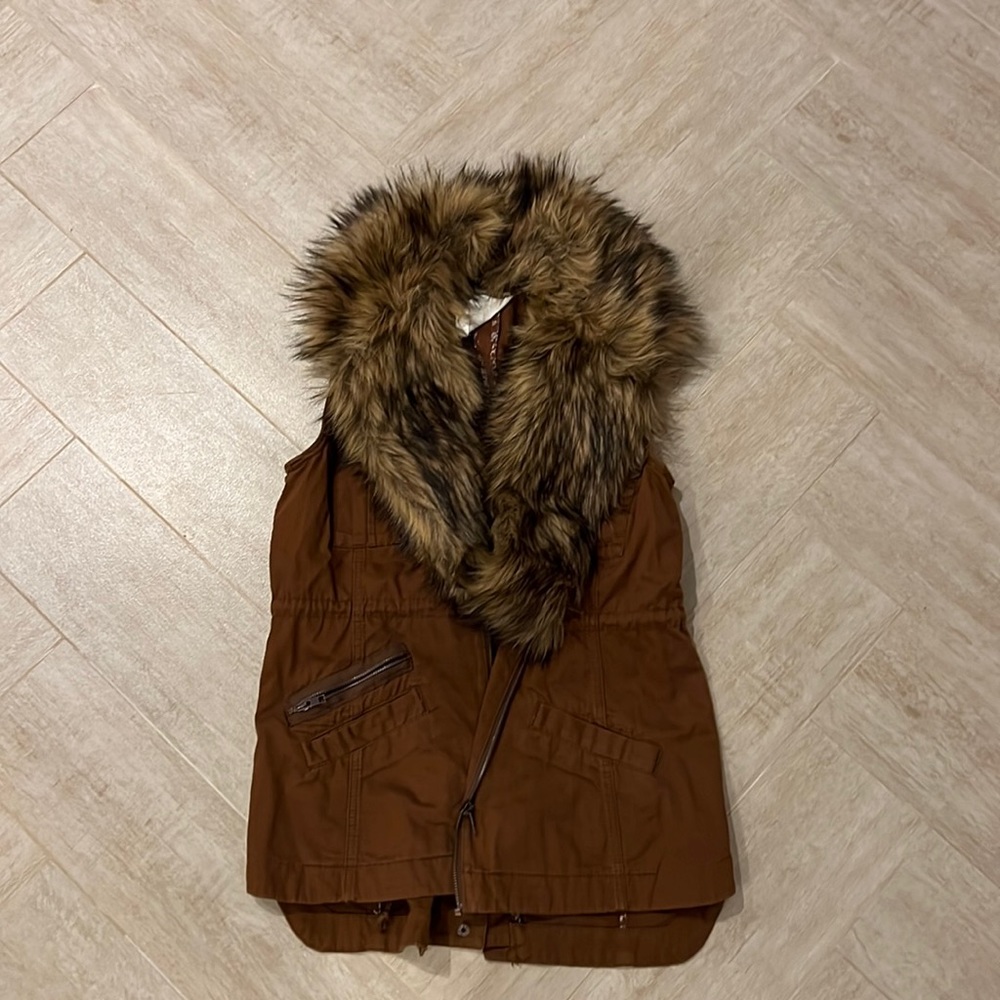 Fur collar vest